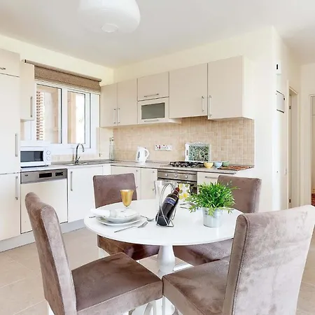 Thalassa Private 3 Bed Private Pool דירה